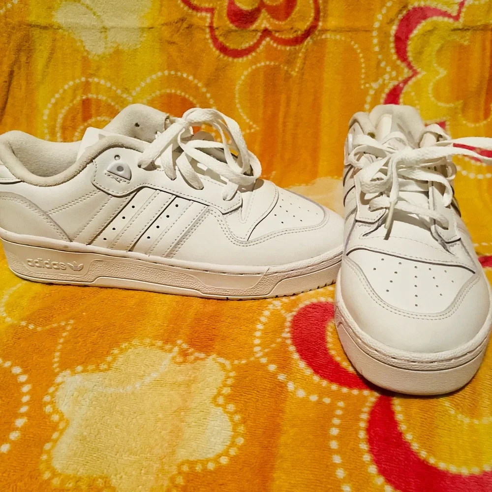 Adidas Rivalry Low shoe - Picture 1 of 6